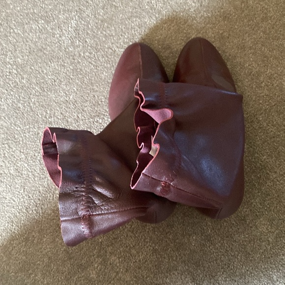 Burgundy leather boots - Picture 2 of 4